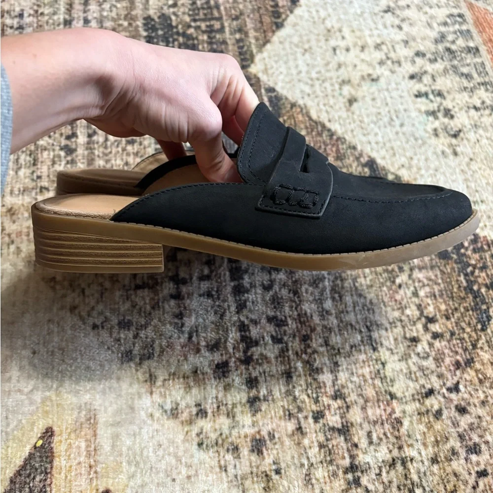 Cynthia Rowley elegant loafers